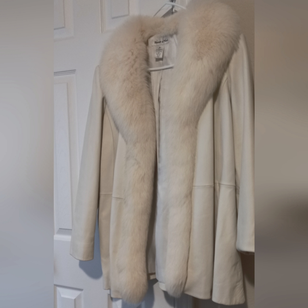 White Lamb Leather Coat with Fox Collar XL